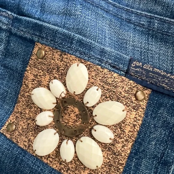 7 for All Mankind medium wash bootcut jeans Women’s size 29 beaded back pocket - Picture 4 of 6